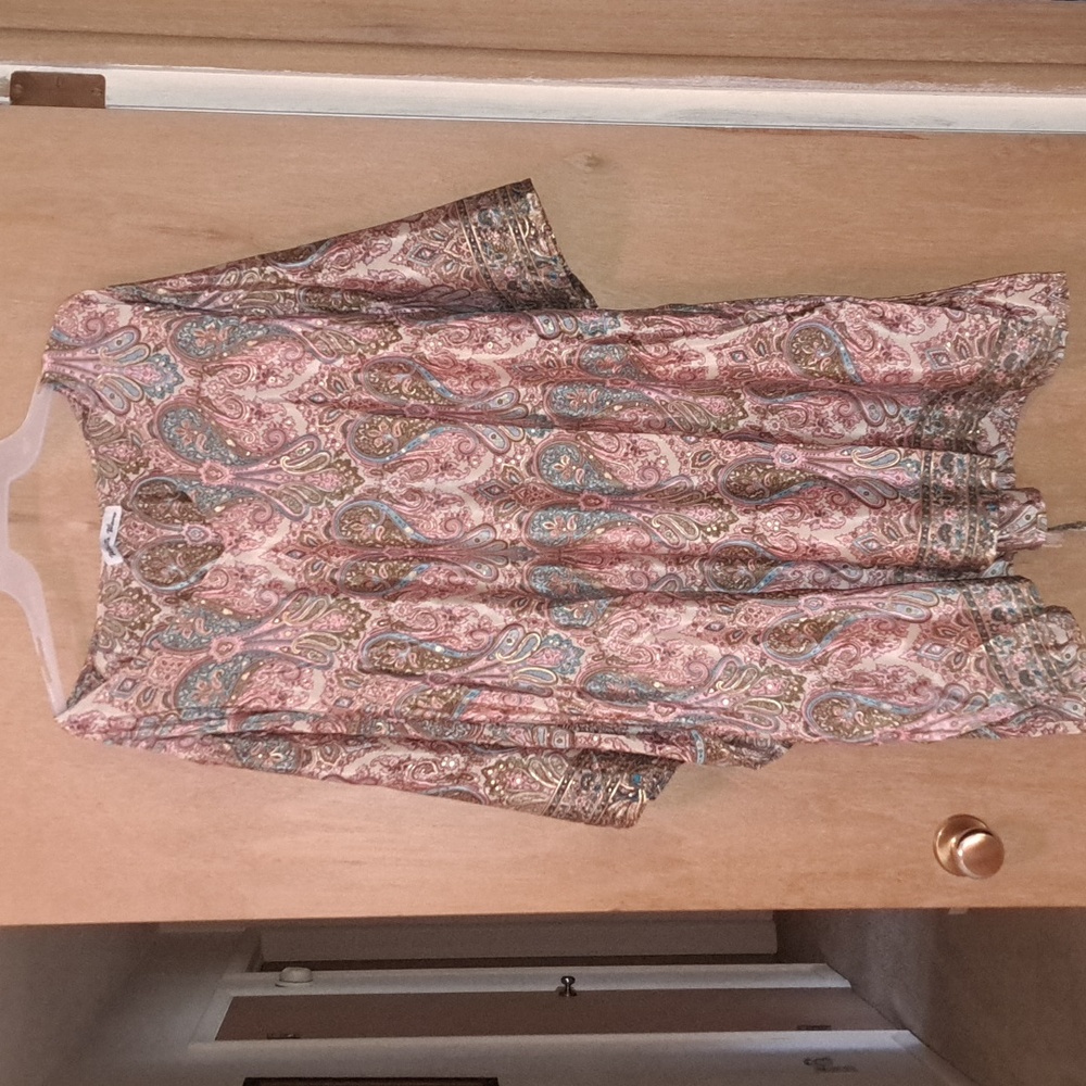 White Waves Dress Ptp 25" Length 37"